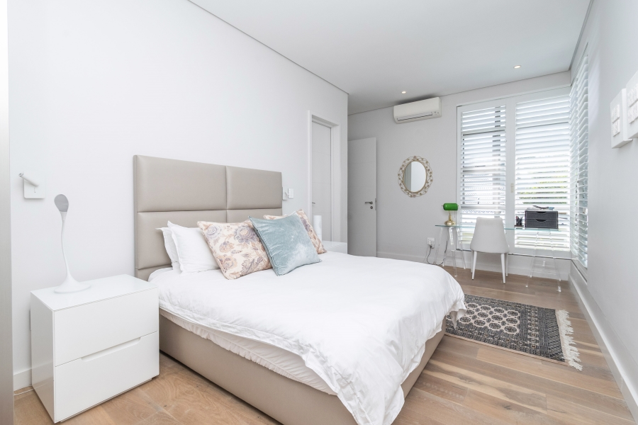To Let 4 Bedroom Property for Rent in Camps Bay Western Cape